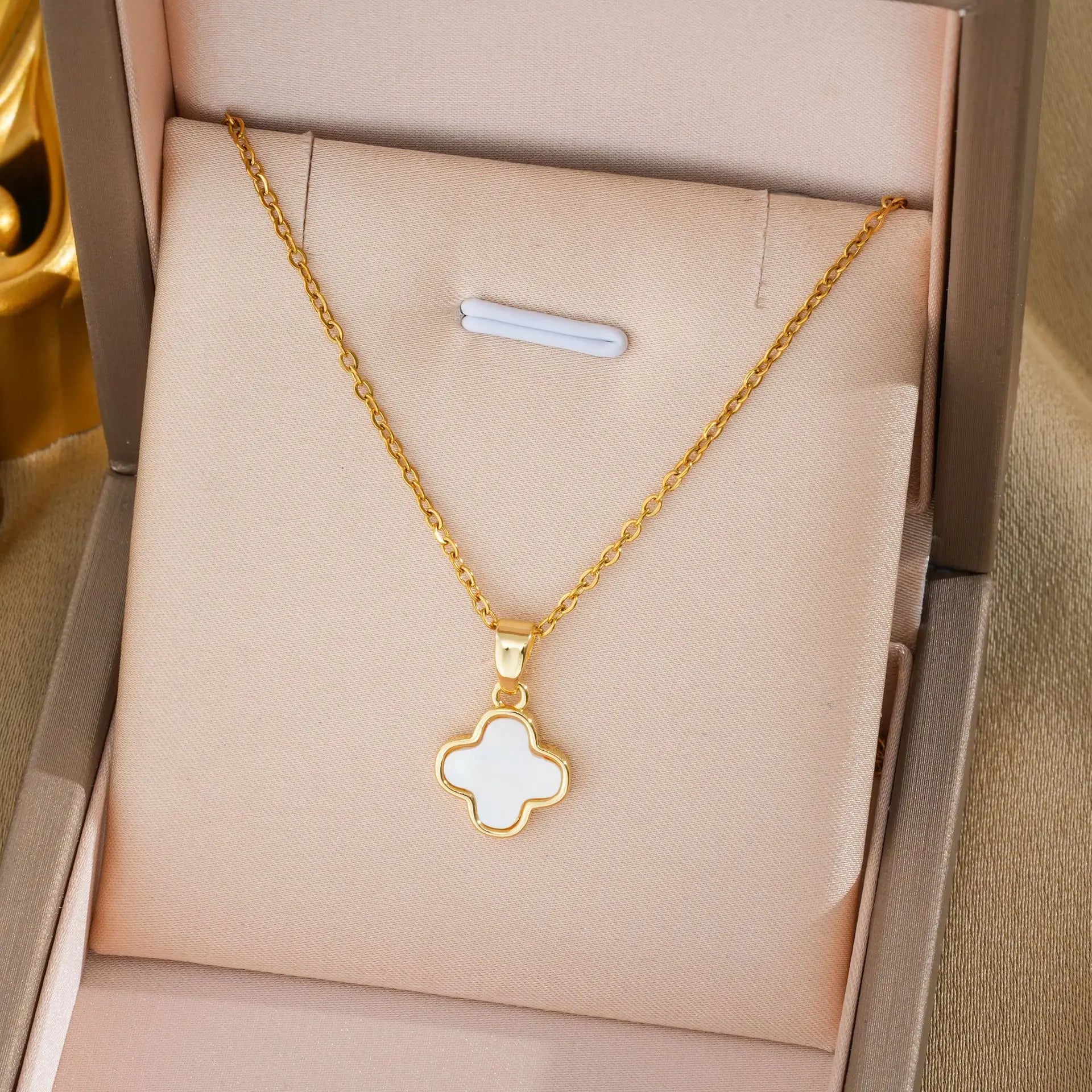 LuckyGlow Four Leaf Clover Necklace